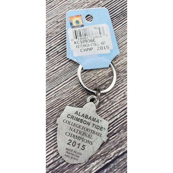 NEW Alabama Crimson Tide National Champions 2015 Collectible Pewter Keychain - Picture 2 of 2
